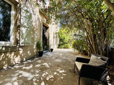 Maison de maîtres - 430 m² - 10 pièces