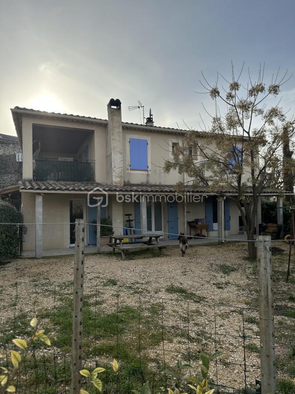 Villa - 160 m² - 9 pièces