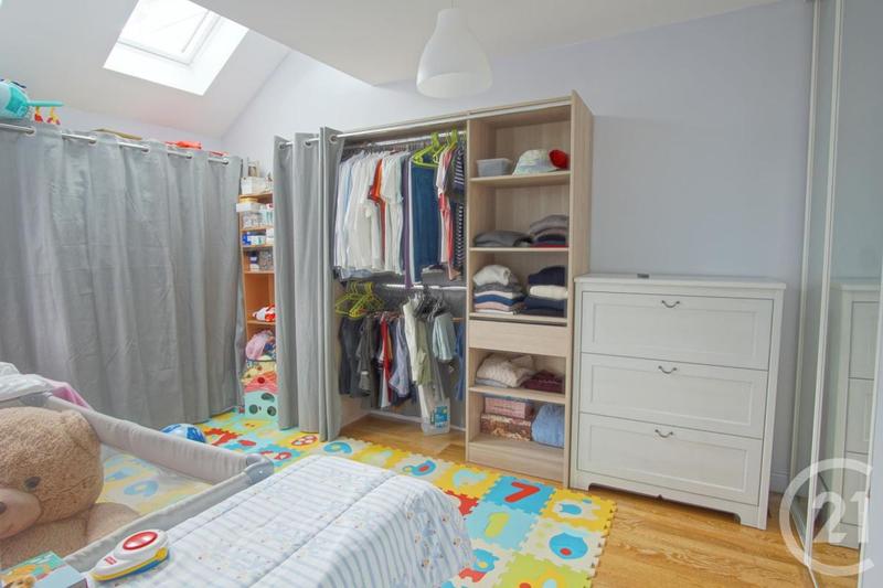 Pavillon - 137 m² - 7 pièces