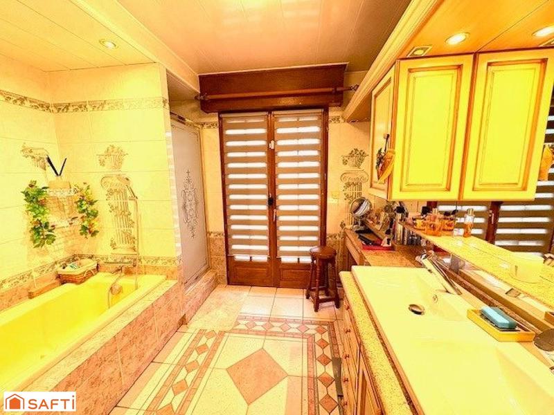 Maison - 150 m² - 10 pièces