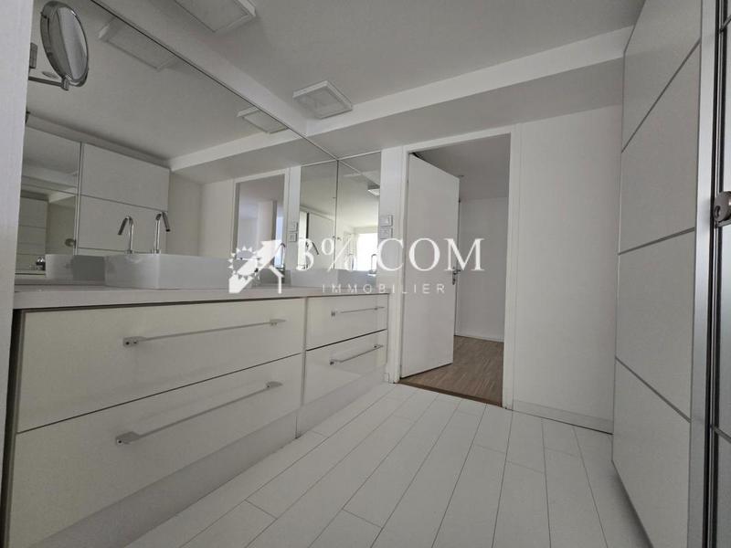 Loft - 170 m² - 5 pièces