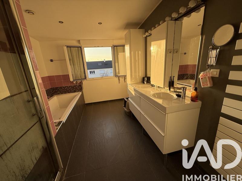 Maison - 157 m² - 7 pièces