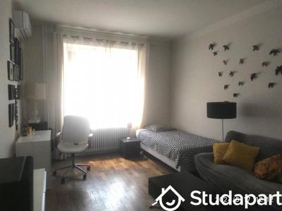 Chambre - 25 m² - 1 pièce