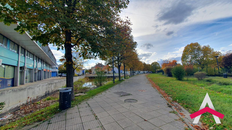 Local d'activités - 127 m²