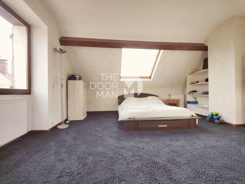 Maison - 200 m² - 8 pièces