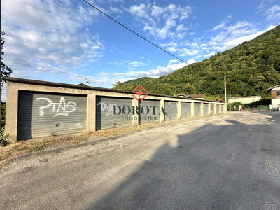 Parking / Garage - 14 m²