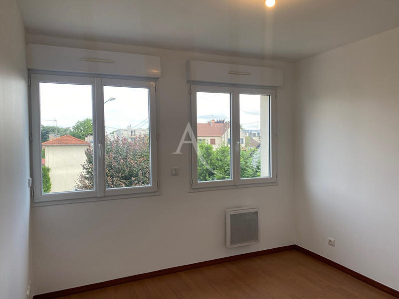 Maison - 80 m² - 5 pièces