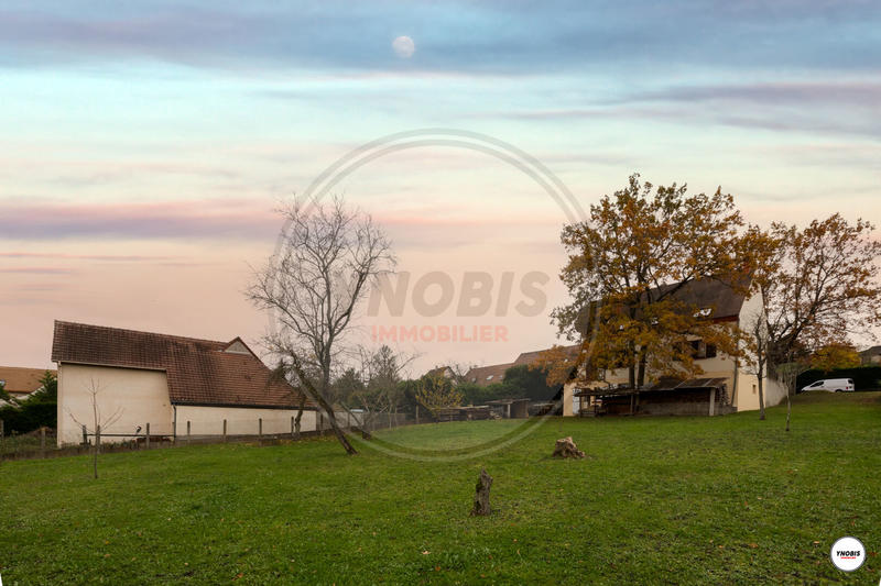 Maison - 240 m² - 9 pièces