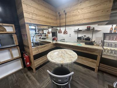 Local d'activités - 164 m²