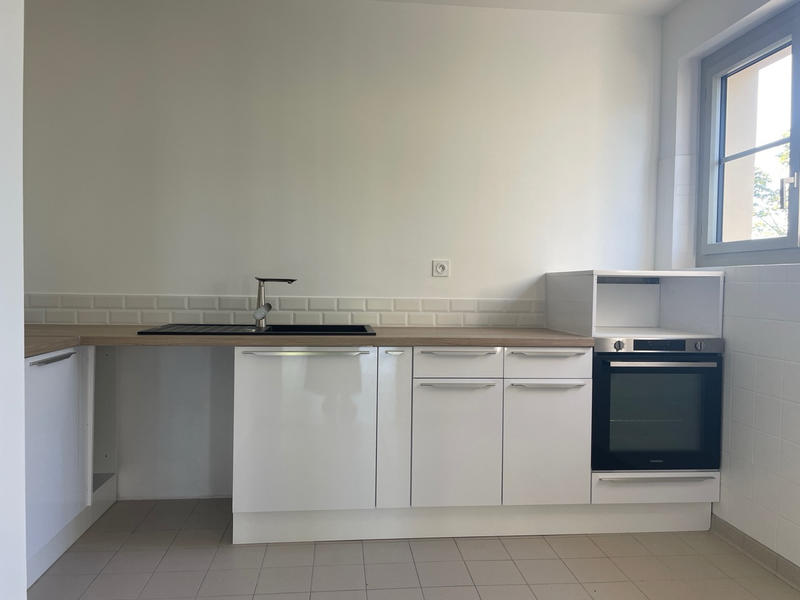 Maison - 330 m² - 13 pièces