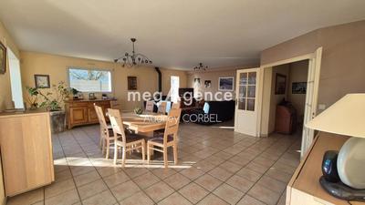 Maison - 192 m² - 9 pièces