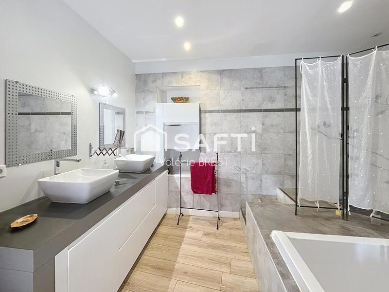 Maison - 165 m² - 7 pièces