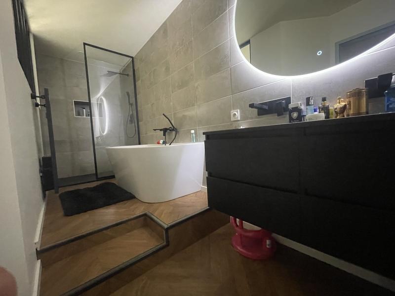 Appartement - 90 m² - 3 pièces