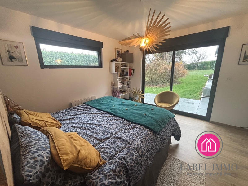 Maison - 225 m² - 8 pièces