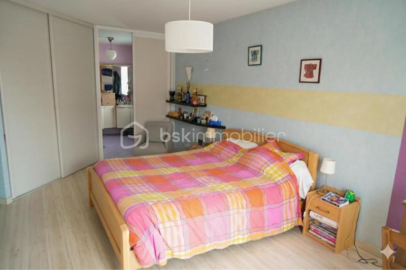 Maison - 230 m² - 9 pièces