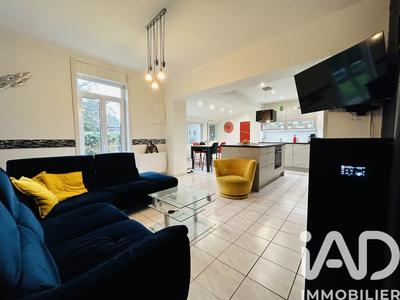 Maison - 98 m² - 4 pièces