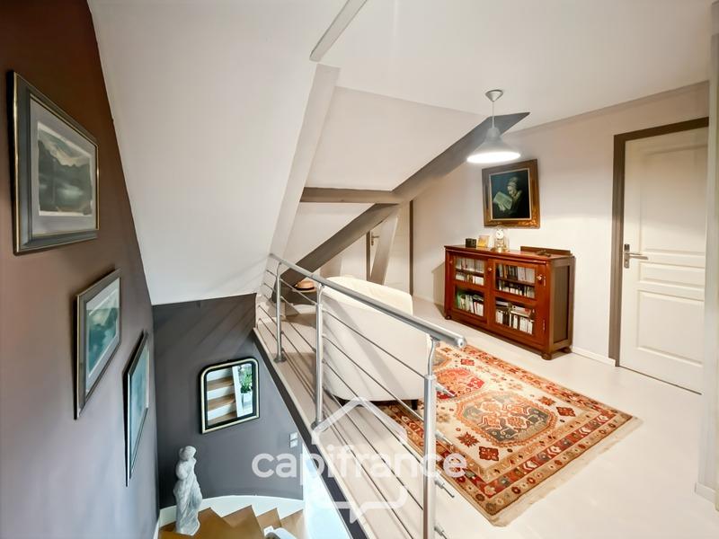 Maison - 166 m² - 7 pièces