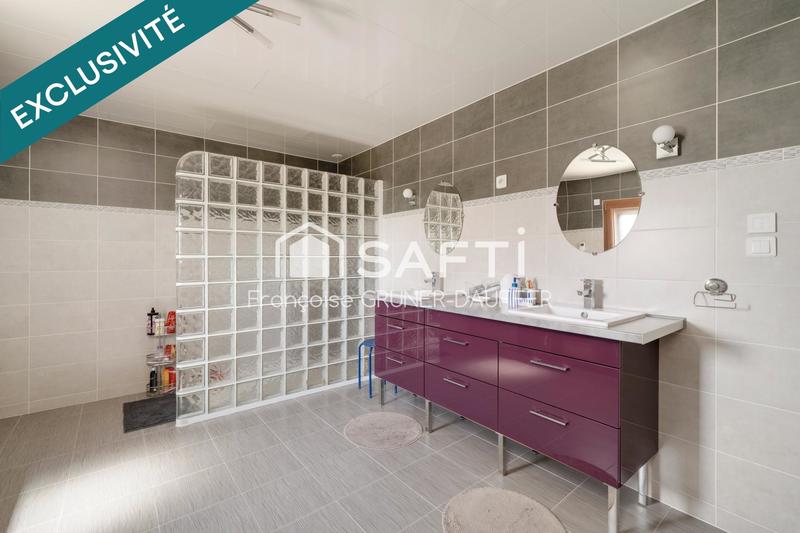 Maison - 214 m² - 5 pièces