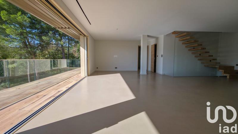 Maison - 198 m² - 5 pièces