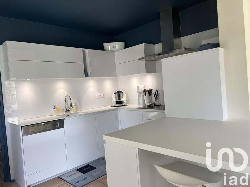 Maison - 235 m² - 8 pièces