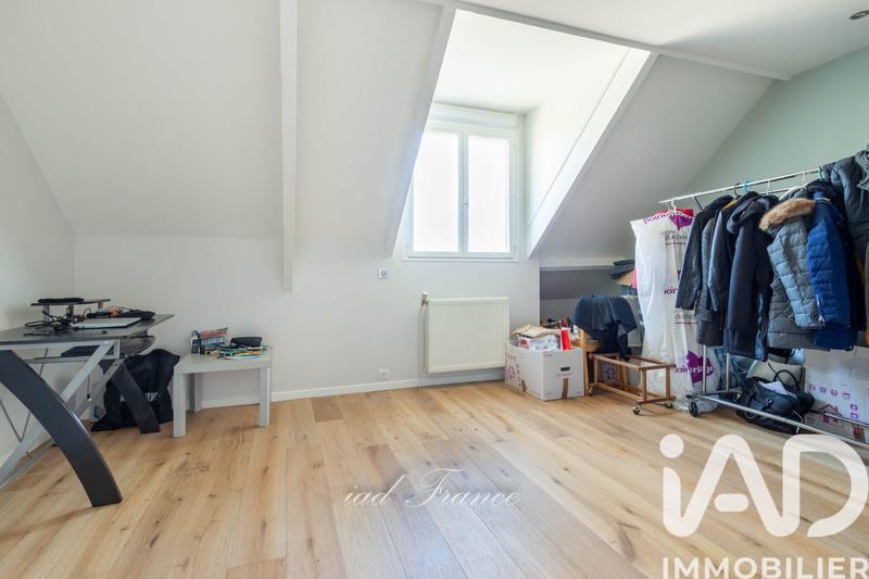 Maison - 230 m² - 8 pièces