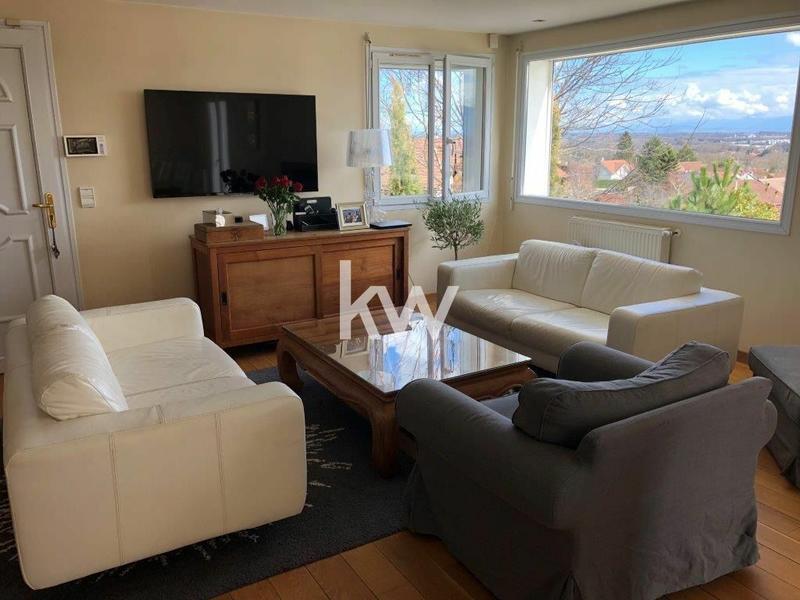 Maison - 227 m² - 8 pièces