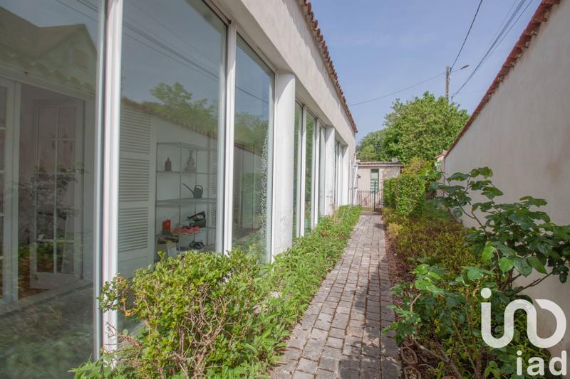 Maison - 270 m² - 8 pièces
