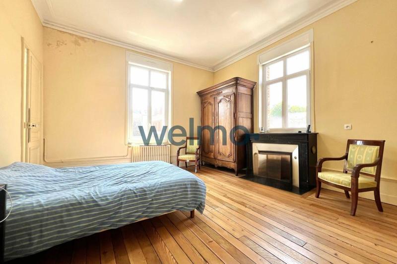 Maison de ville - 263 m² - 9 pièces