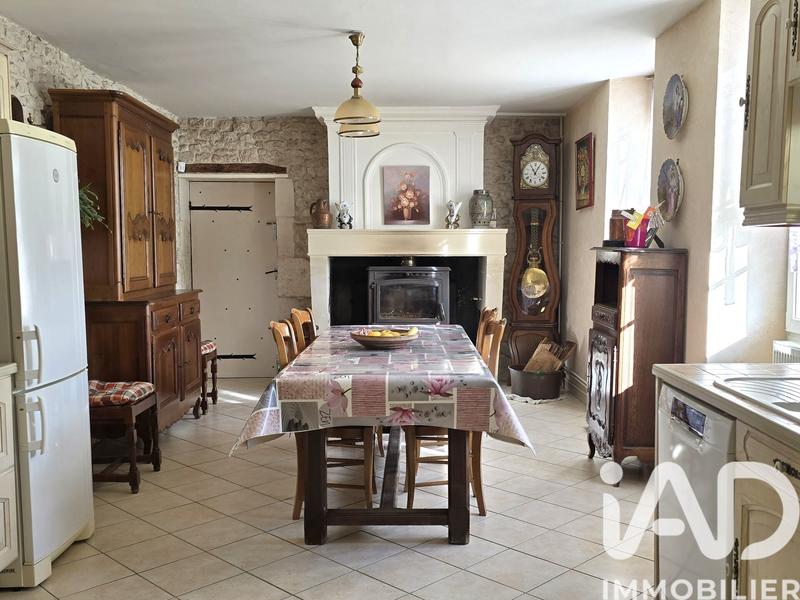 Maison - 327 m² - 10 pièces