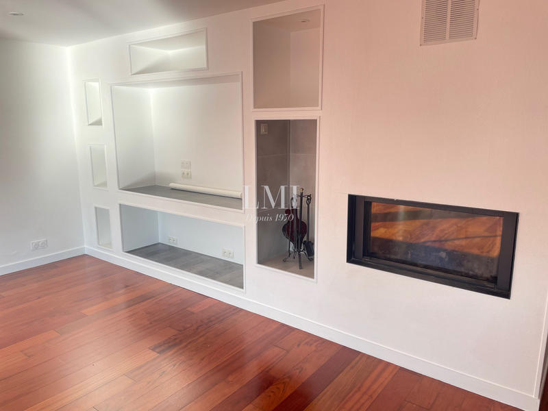 Maison - 300 m² - 9 pièces