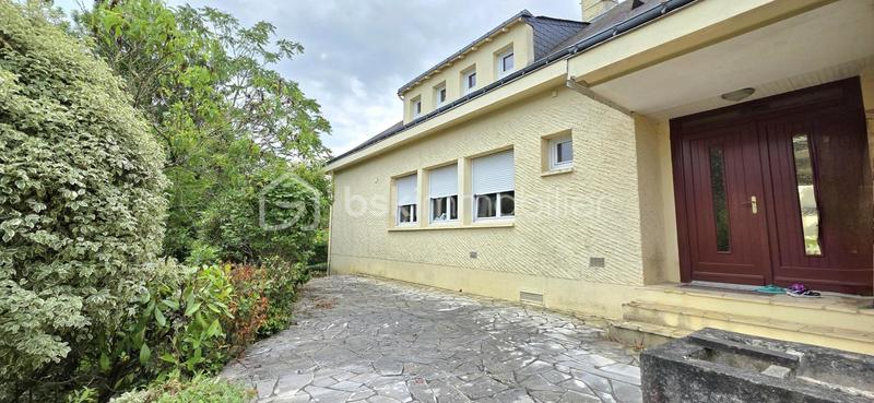 Maison - 263 m² - 10 pièces