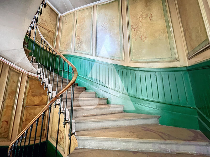 Hôtel particulier - 1 050 m² - 30 pièces