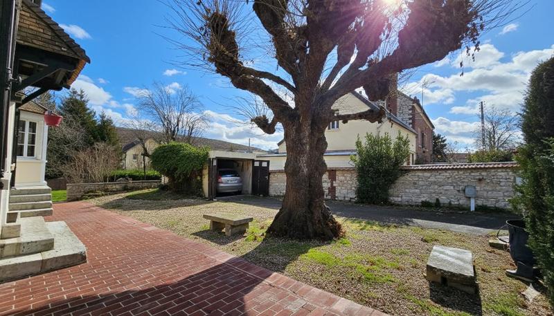 Maison - 202 m² - 7 pièces