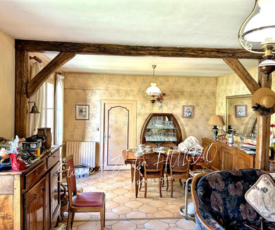 Maison - 168 m² - 8 pièces