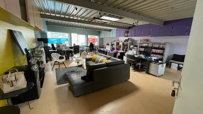 Bureau - 130 m² - 1 pièce