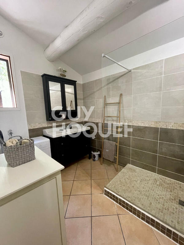 Maison - 320 m² - 9 pièces