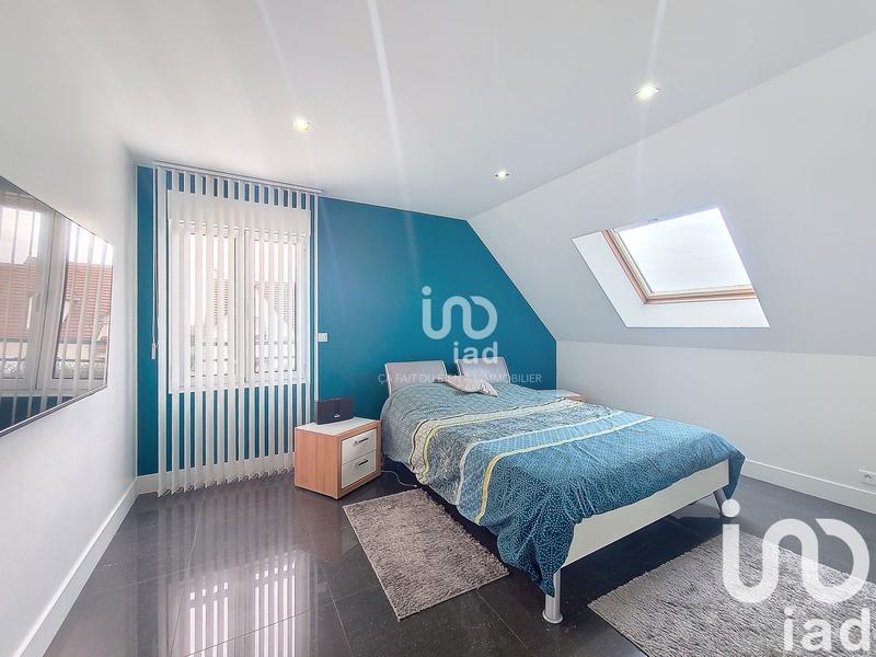 Maison - 240 m² - 8 pièces