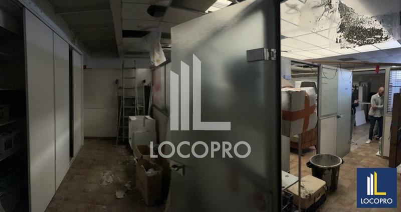 Local commercial - 147 m²