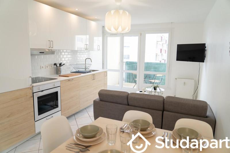 Chambre - 9 m² - 1 pièce