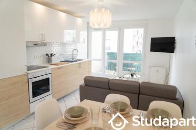 Chambre - 9 m² - 1 pièce