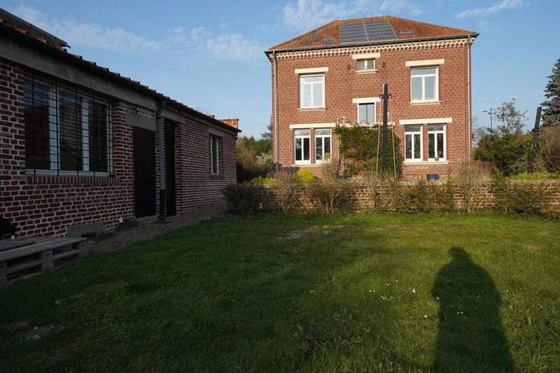 Maison - 240 m² - 10 pièces