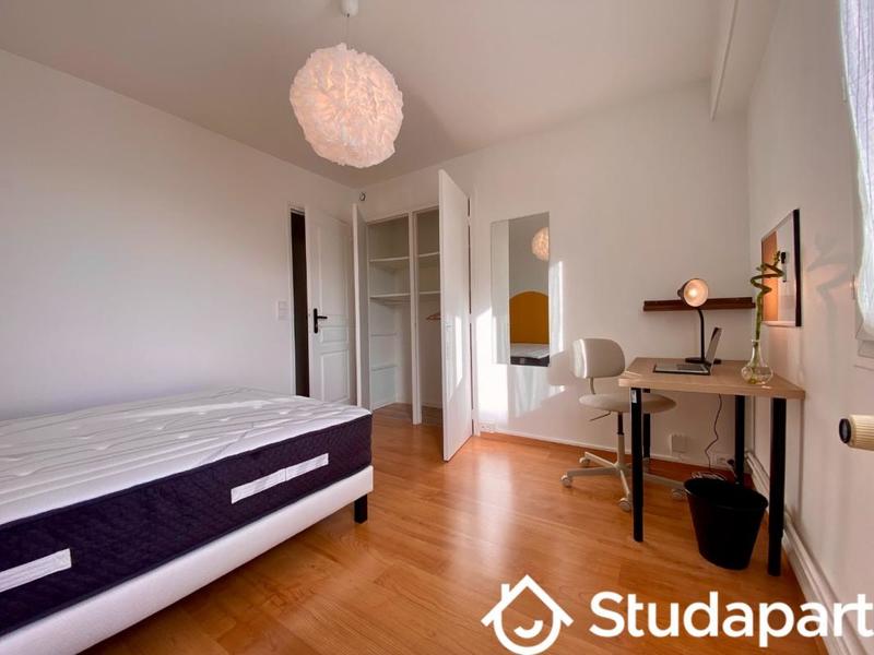 Chambre - 11 m² - 1 pièce