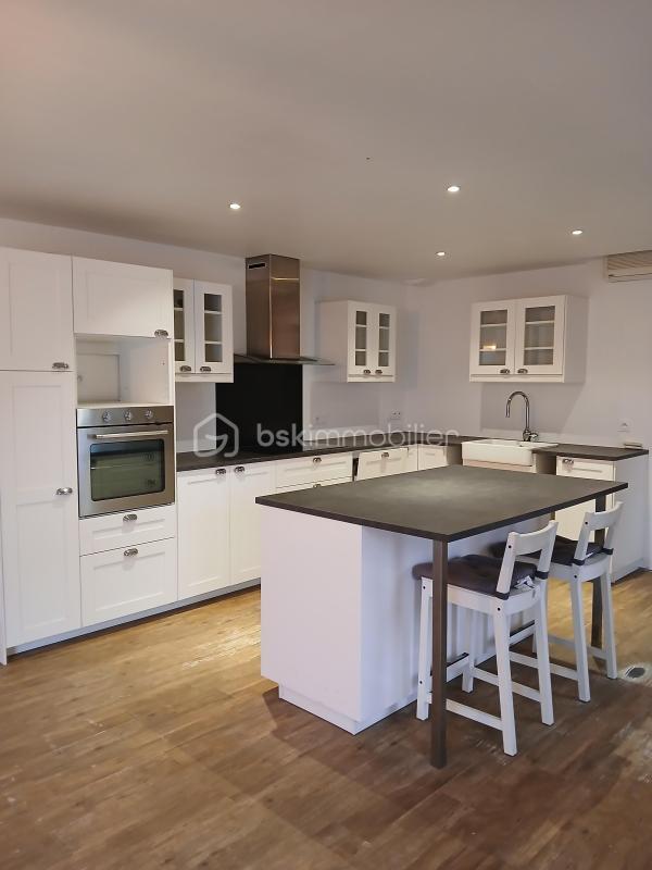 Maison - 180 m² - 7 pièces