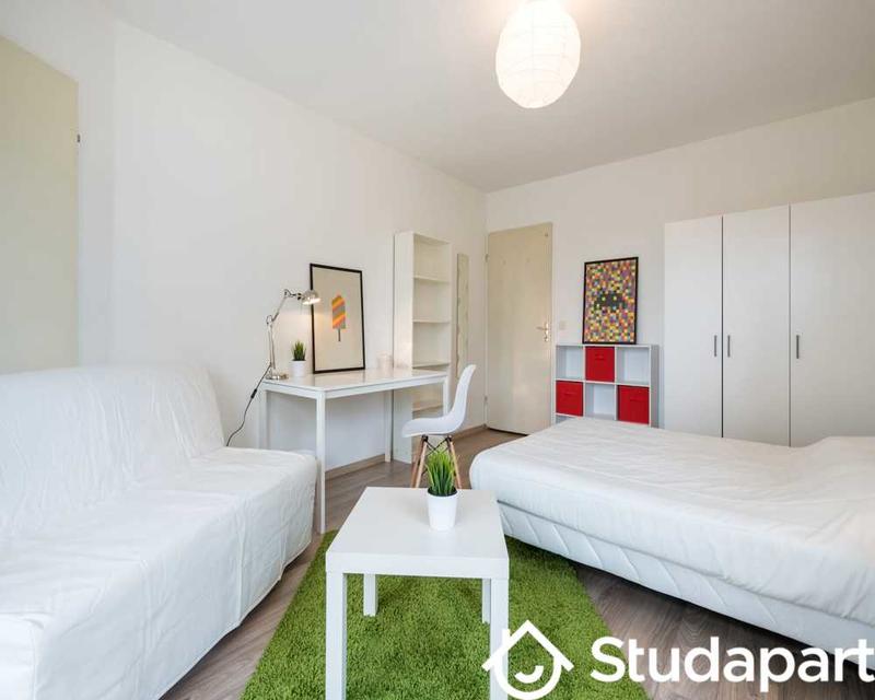 Chambre - 70 m² - 1 pièce