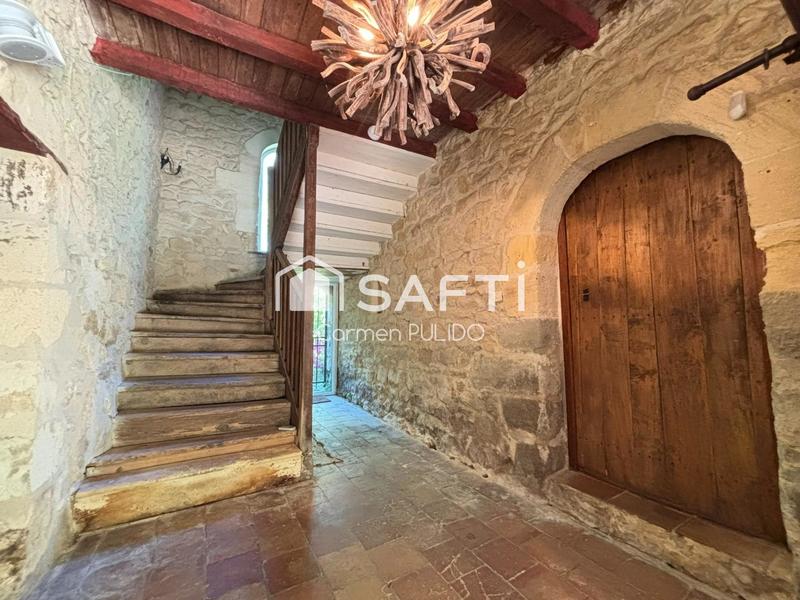 Maison - 305 m² - 12 pièces