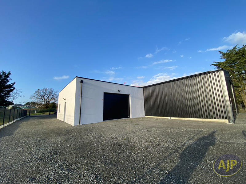 Local d'activité / Entrepôt - 100 m²