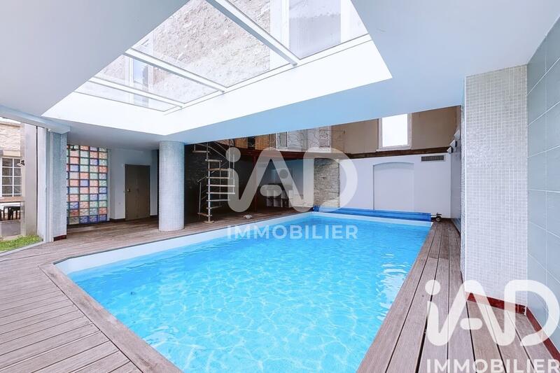 Maison - 360 m² - 9 pièces