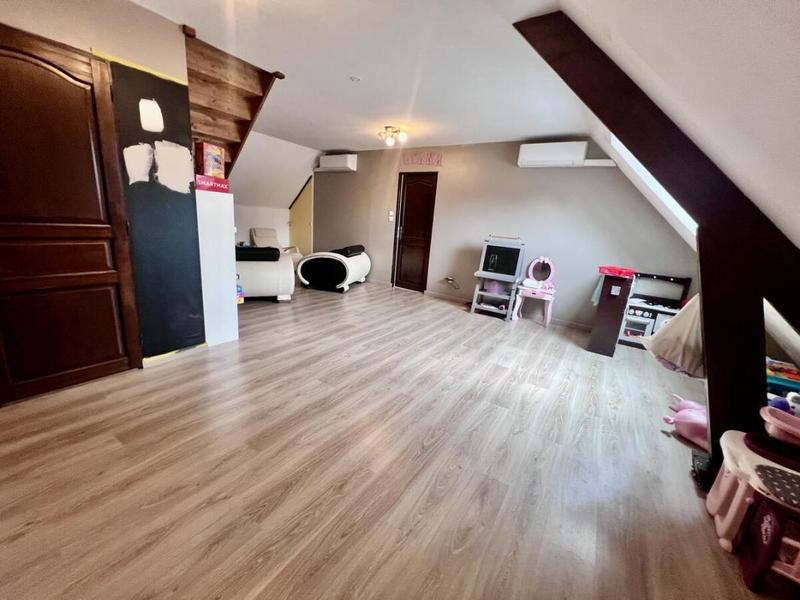 Pavillon - 214 m² - 7 pièces