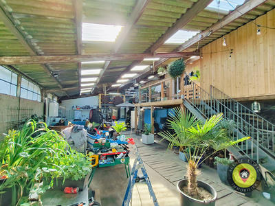 Local d'activité / Entrepôt - 590 m² - 6 pièces