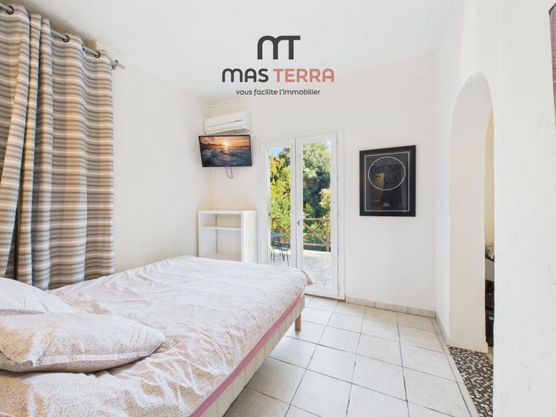 Maison - 230 m² - 6 pièces